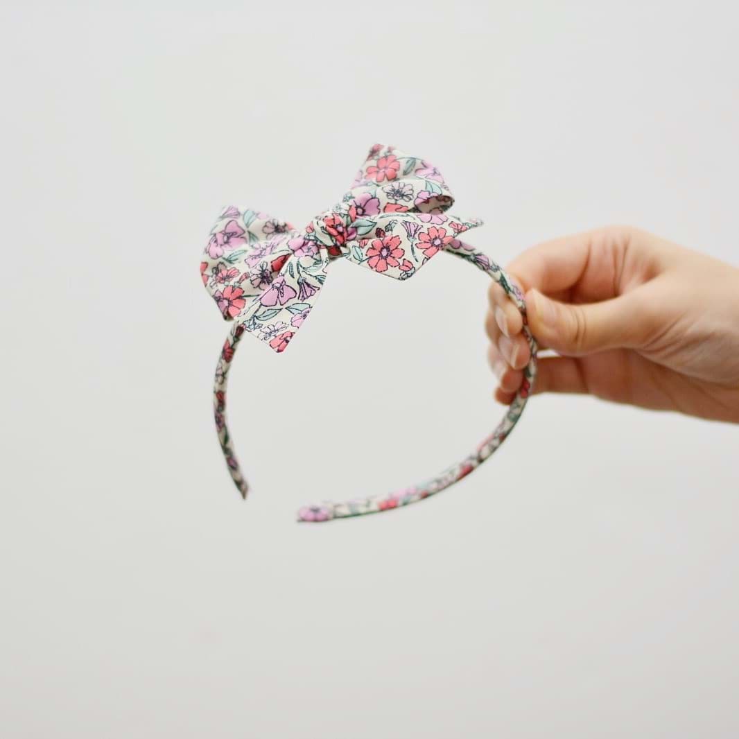 Fiyonklu Taç - Pink Flower resmi